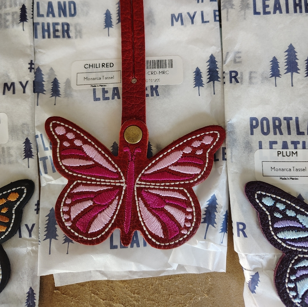 Portland Leather Monarca Chili Red Butterfly Flair BNNU